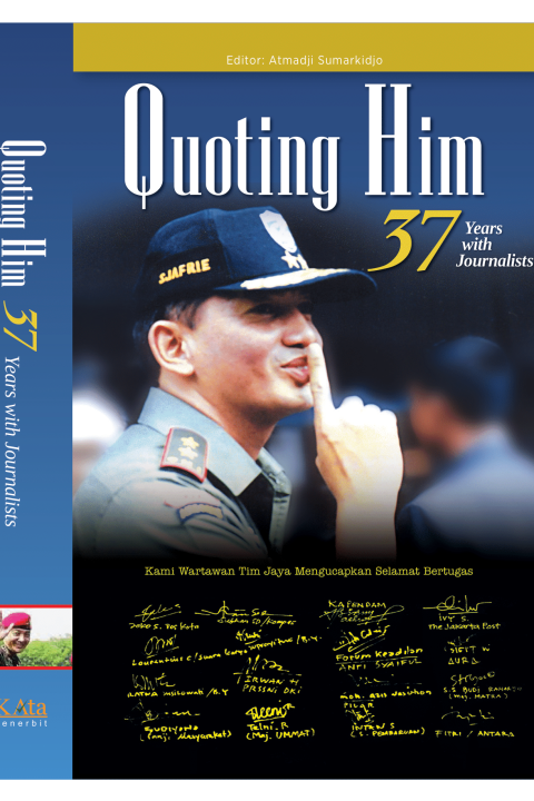 Dapatkan wawasan mendalam tentang pengalaman dan dedikasi Sjafrie Sjamsoeddin sebagai pemimpin di lingkungan militer Indonesia, dari masa dinas di Pasukan Pengawal Kepresidenan hingga menjadi Wakil Menteri Pertahanan RI—buku ini menawarkan pelajaran berharga tentang kepemimpinan dan diplomasi.